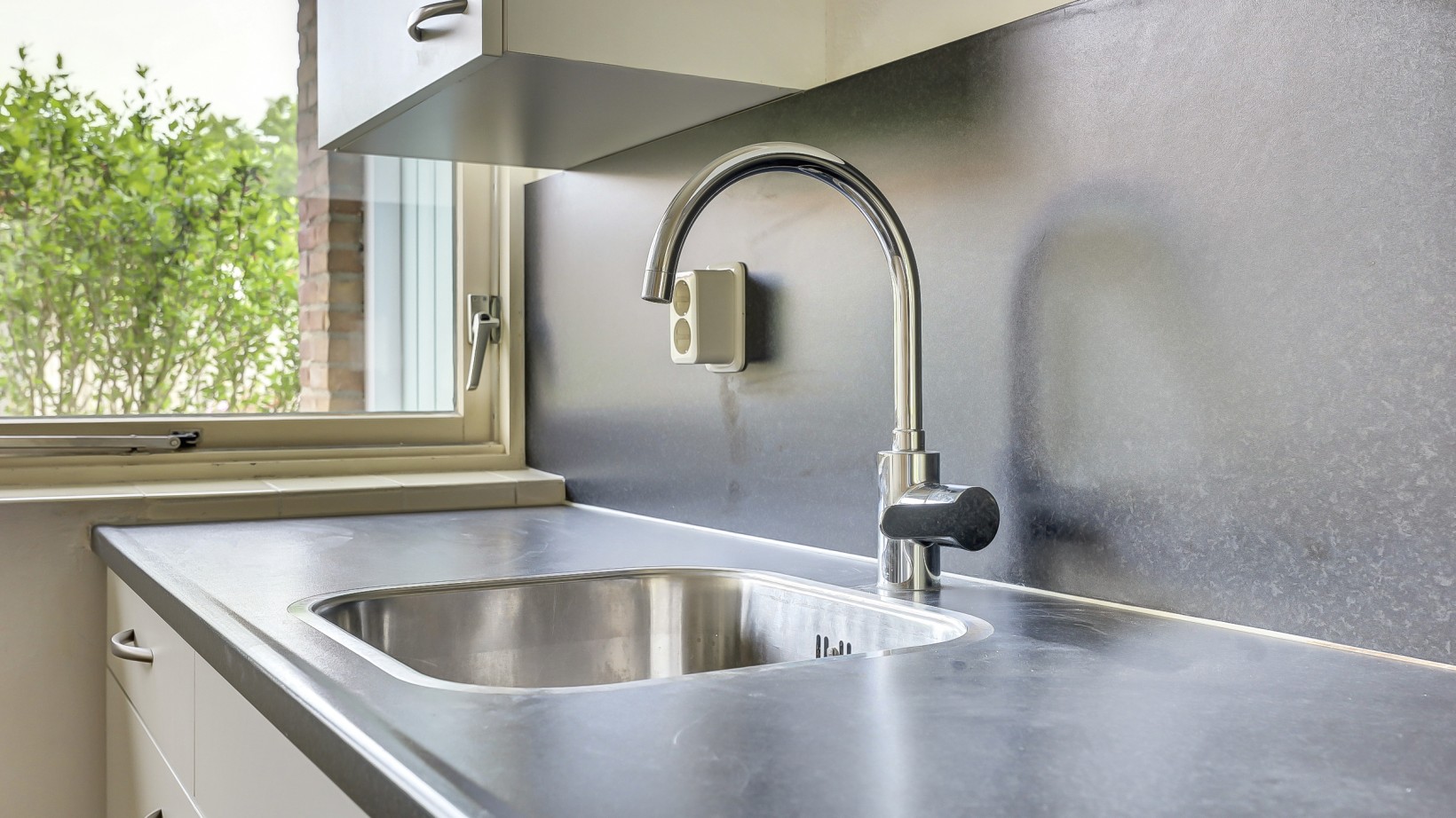 Hoekwoning te koop: Pieter de Hoochstraat 17, Almelo
