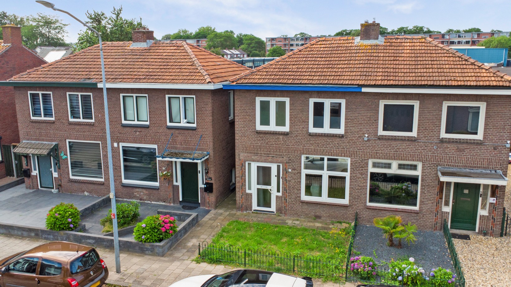 Twee-onder-één-kap te koop: Beeklustlaan 32, Almelo