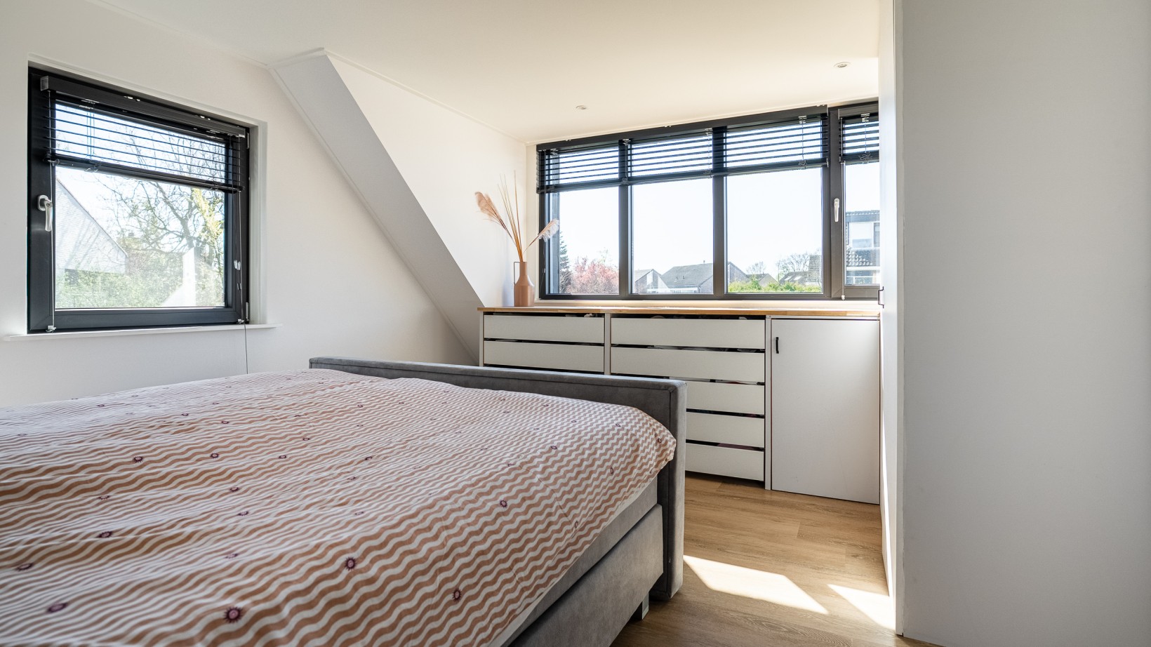 Vrijstaande woning te koop: Rensumaborg 17, Almelo