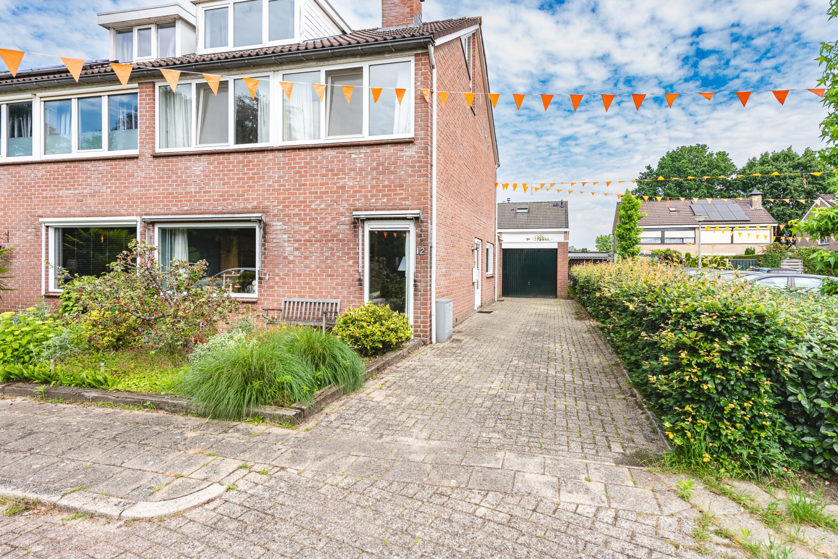 Twee-onder-één-kap te koop: Den Bramel 12, Almelo