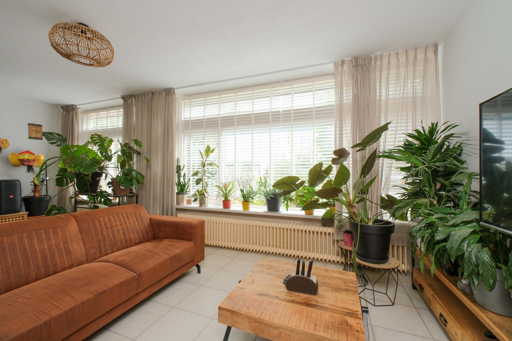 Tussenwoning te koop: Abbingastate 7, Almelo