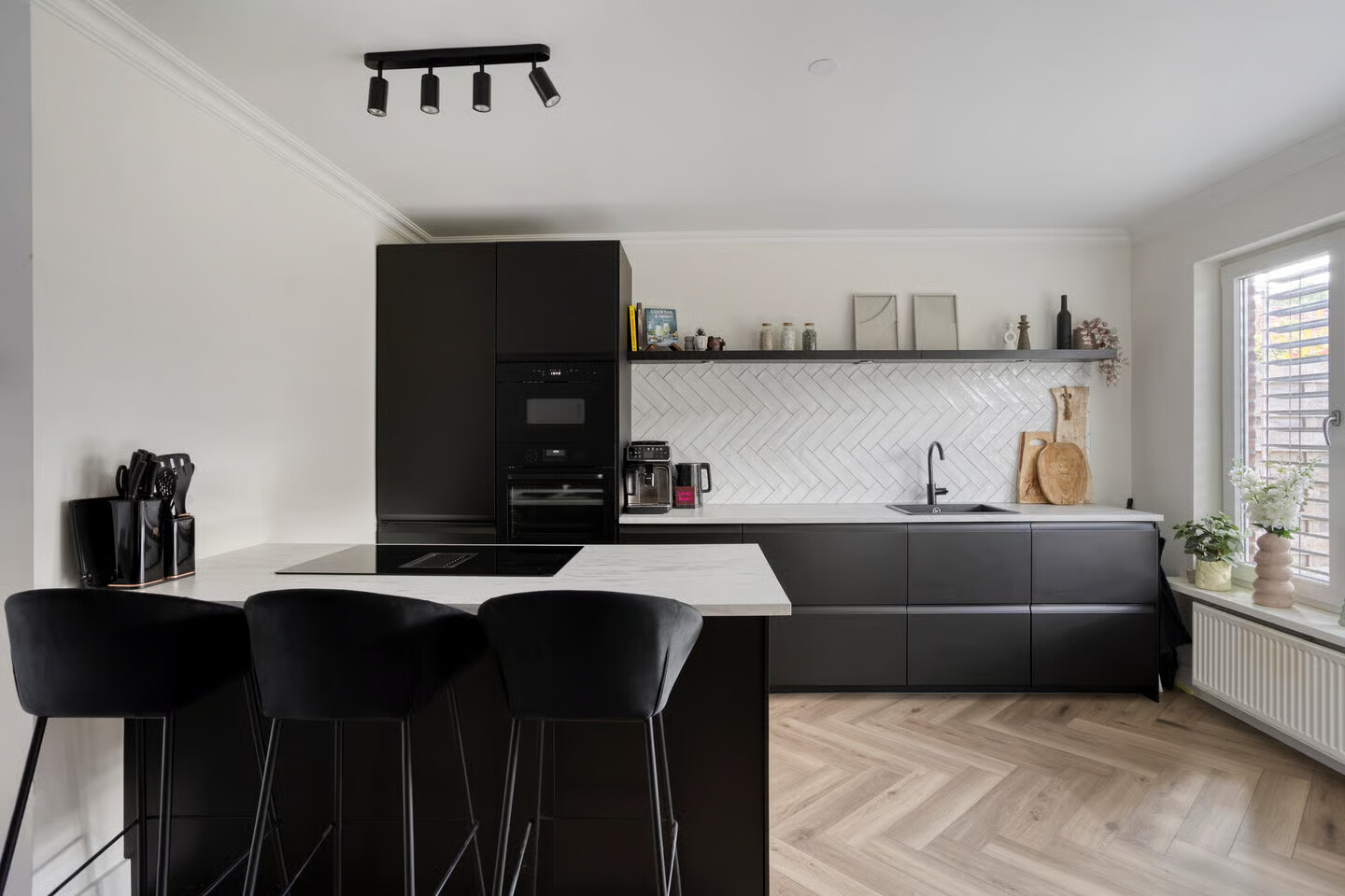 Tussenwoning te koop: De Merel 30, Almelo