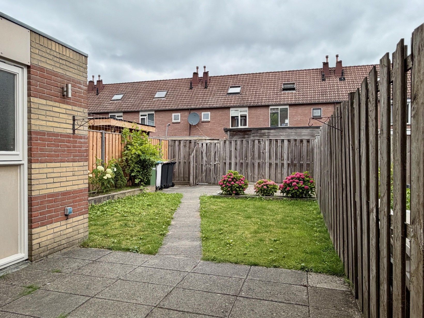 Tussenwoning te koop: De Valk 36, Almelo