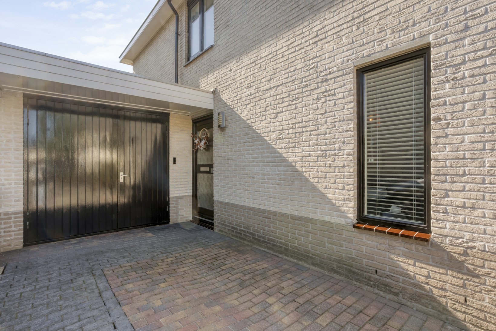 Tussenwoning te koop: De Plevier 126, Almelo