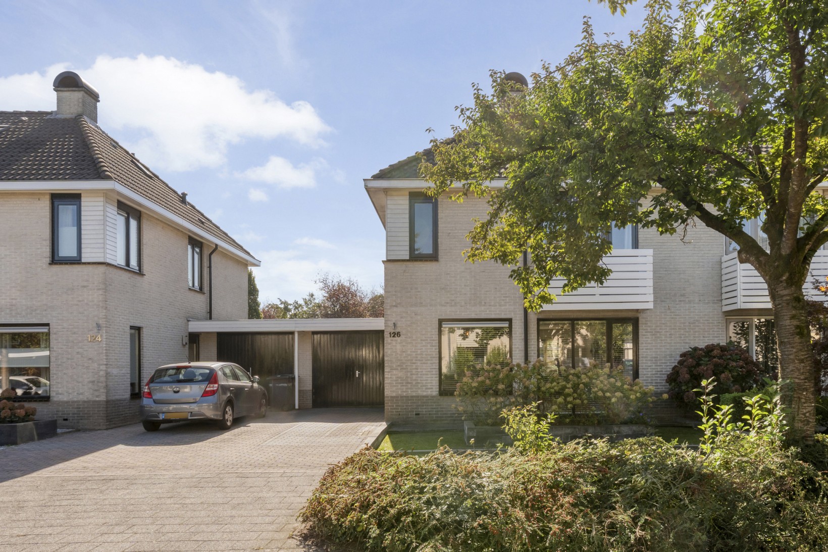 Tussenwoning te koop: De Plevier 126, Almelo