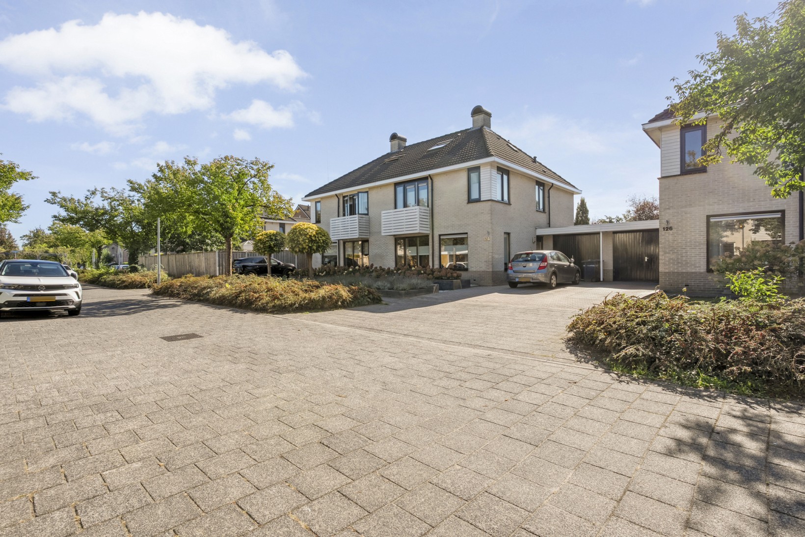 Tussenwoning te koop: De Plevier 126, Almelo