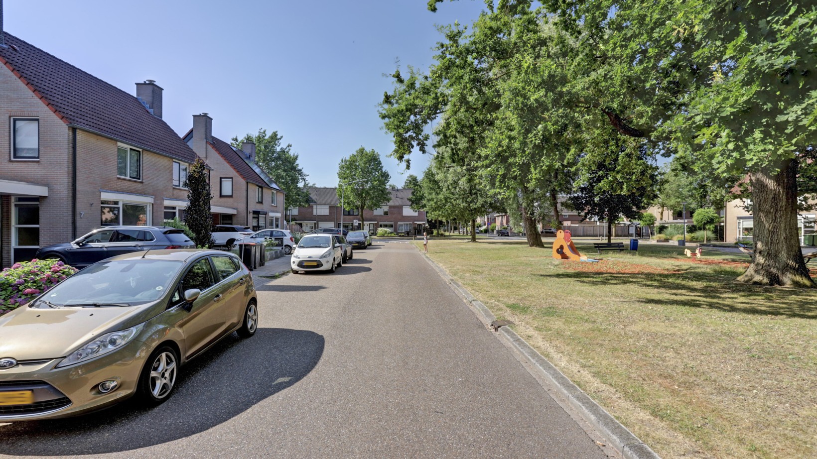 Tussenwoning te koop: De Regenwulp 9, Almelo