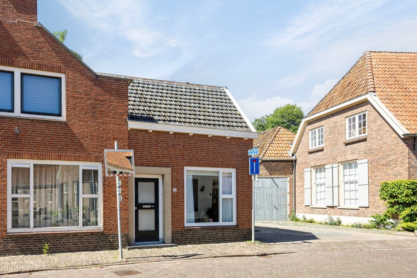 Twee-onder-één-kap te koop: Marktstraat 21, Borne