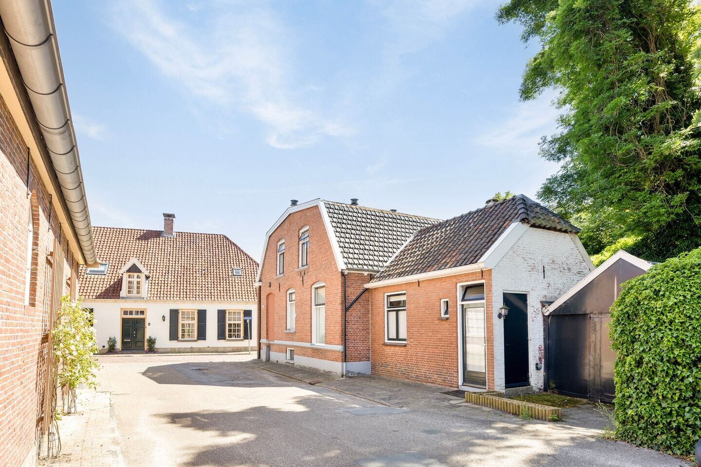 Twee-onder-één-kap te koop: Marktstraat 21, Borne