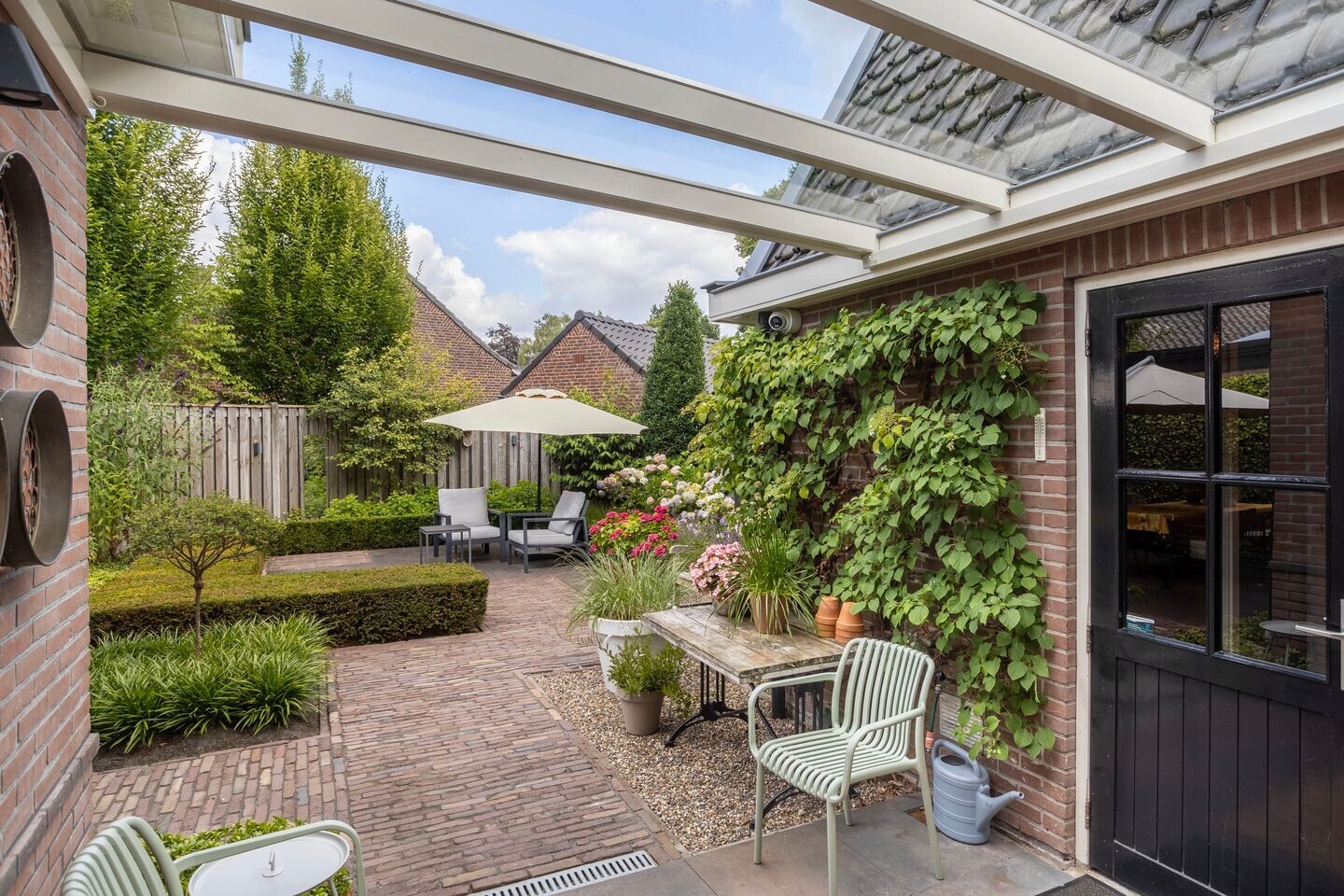 Twee-onder-één-kap te koop: Abraham ten Catestraat 7, Borne