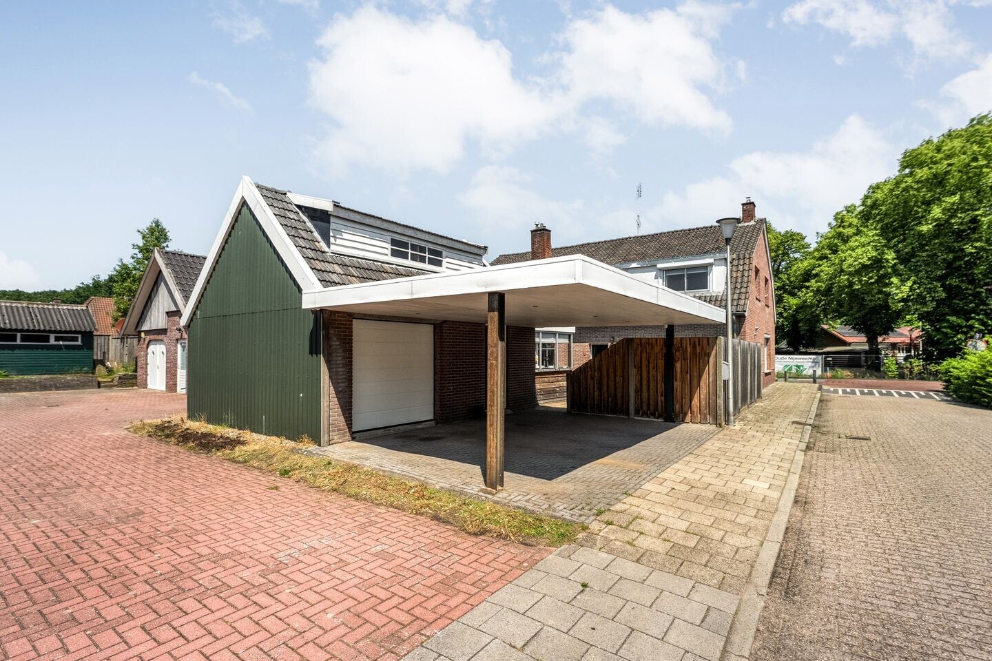 Twee-onder-één-kap te koop: Hardenbergerweg 281, Langeveen