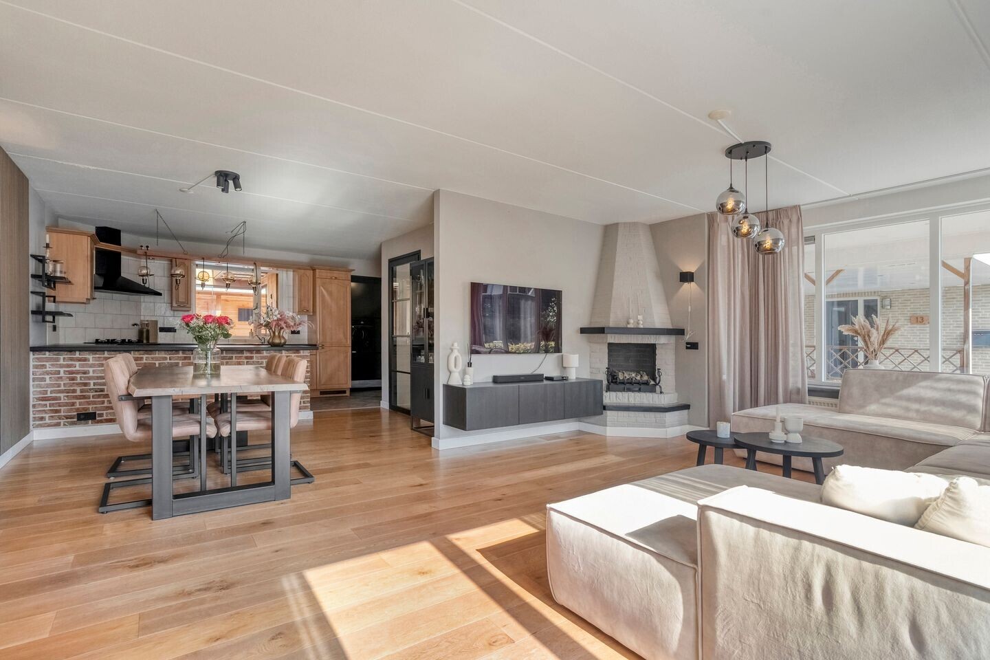 Twee-onder-één-kap te koop: Liezenstraat 11, Beerzerveld