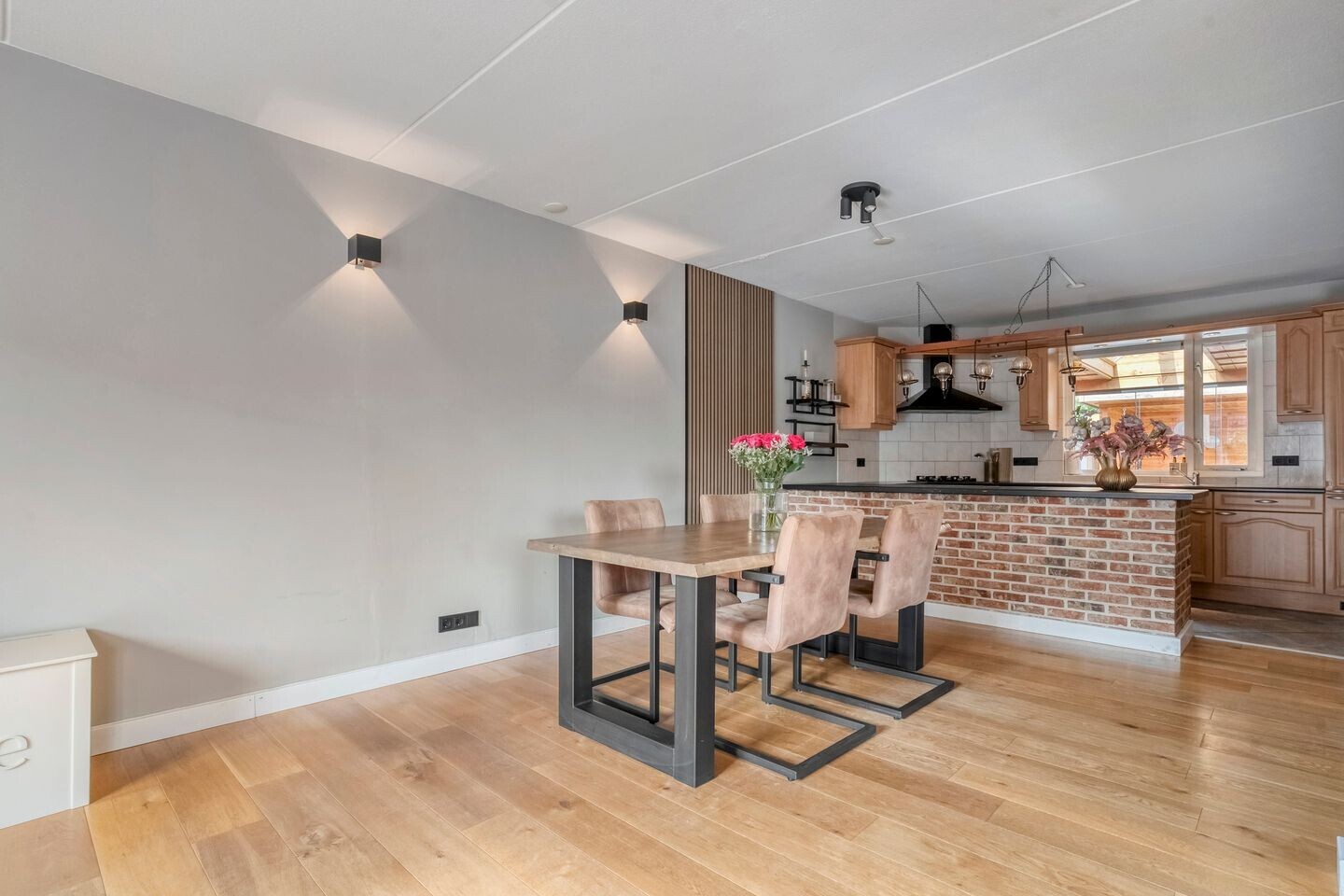 Twee-onder-één-kap te koop: Liezenstraat 11, Beerzerveld
