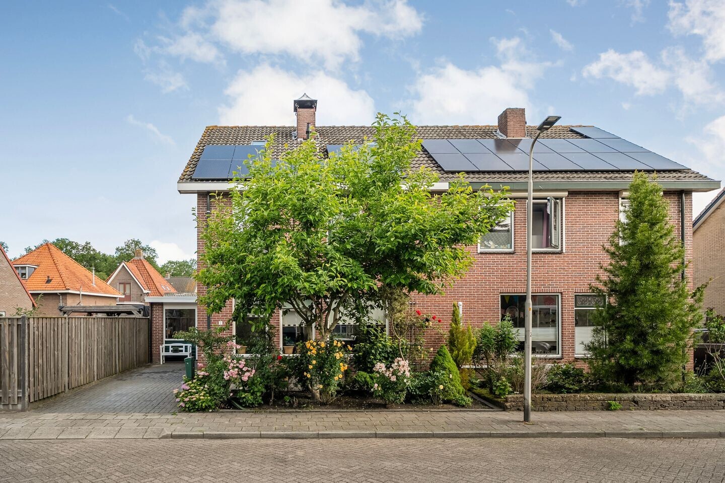 Twee-onder-één-kap te koop: Beukenlaan 2, Balkbrug