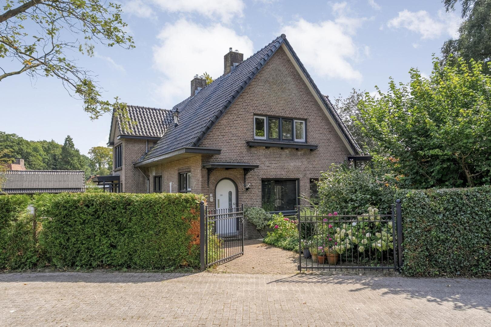 Vrijstaande woning te koop: van Heutszpark 3, Coevorden