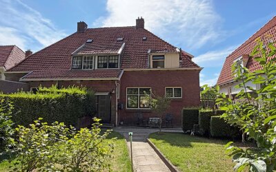 Huis te koop Burg van der Lelysingel 25