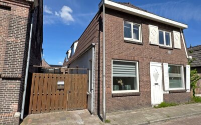 Kerkstraat 32