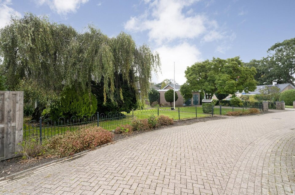 Vrijstaande woning te koop: Beneluxplantsoen 1, Coevorden