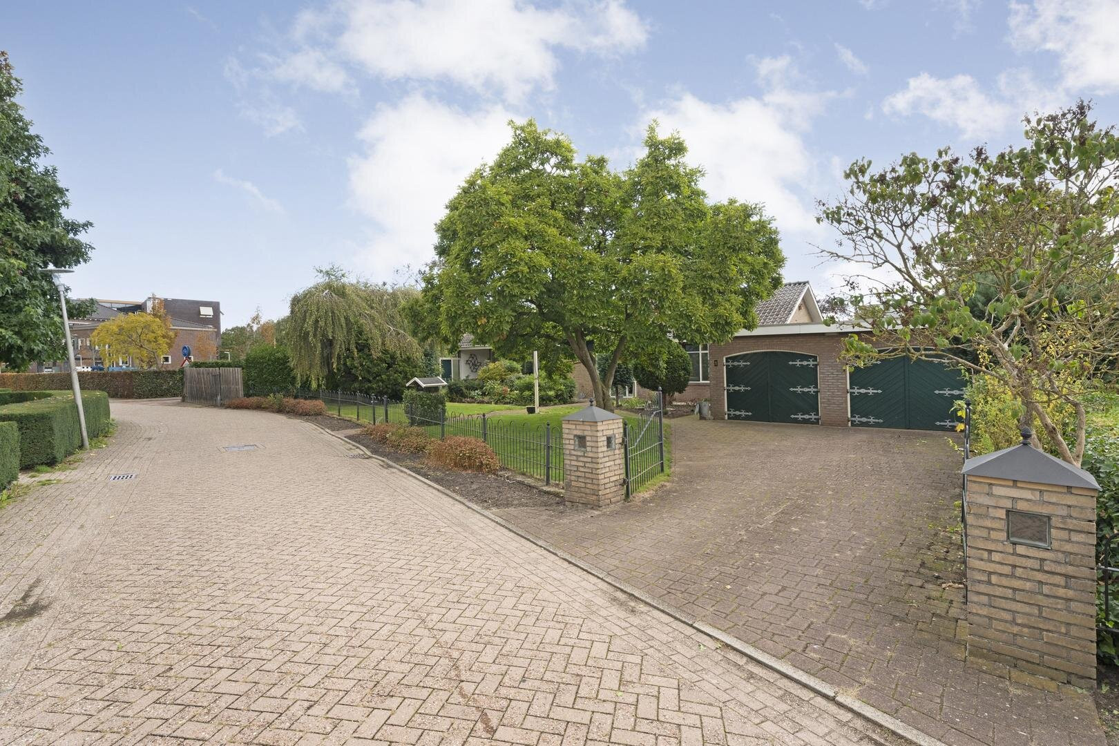 Vrijstaande woning te koop: Beneluxplantsoen 1, Coevorden