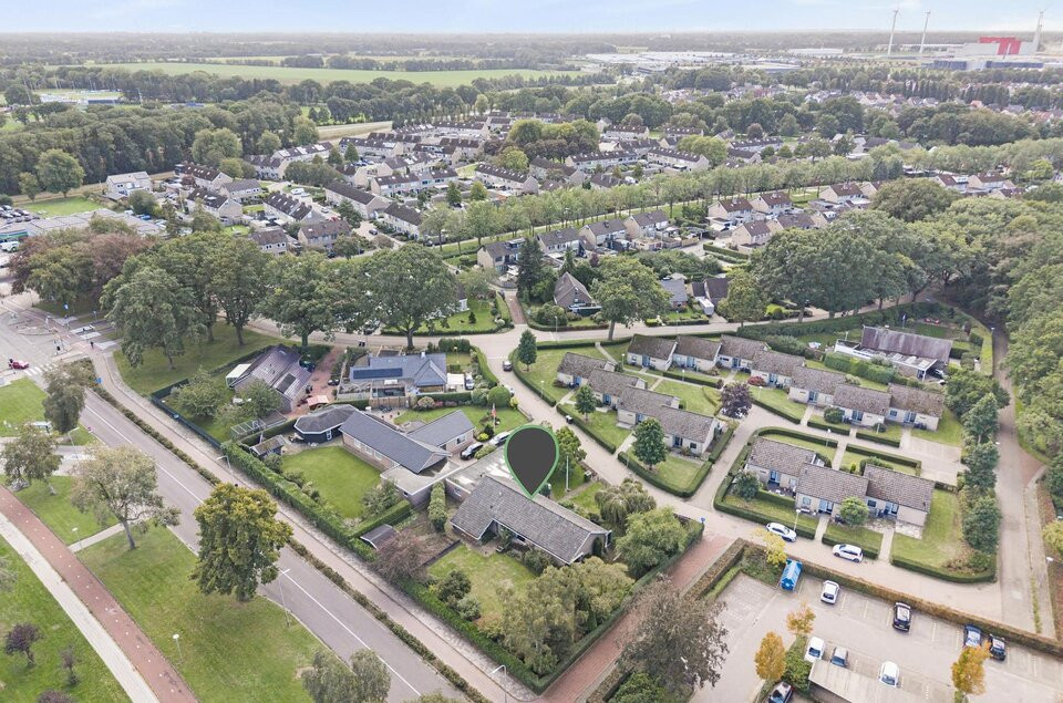 Vrijstaande woning te koop: Beneluxplantsoen 1, Coevorden