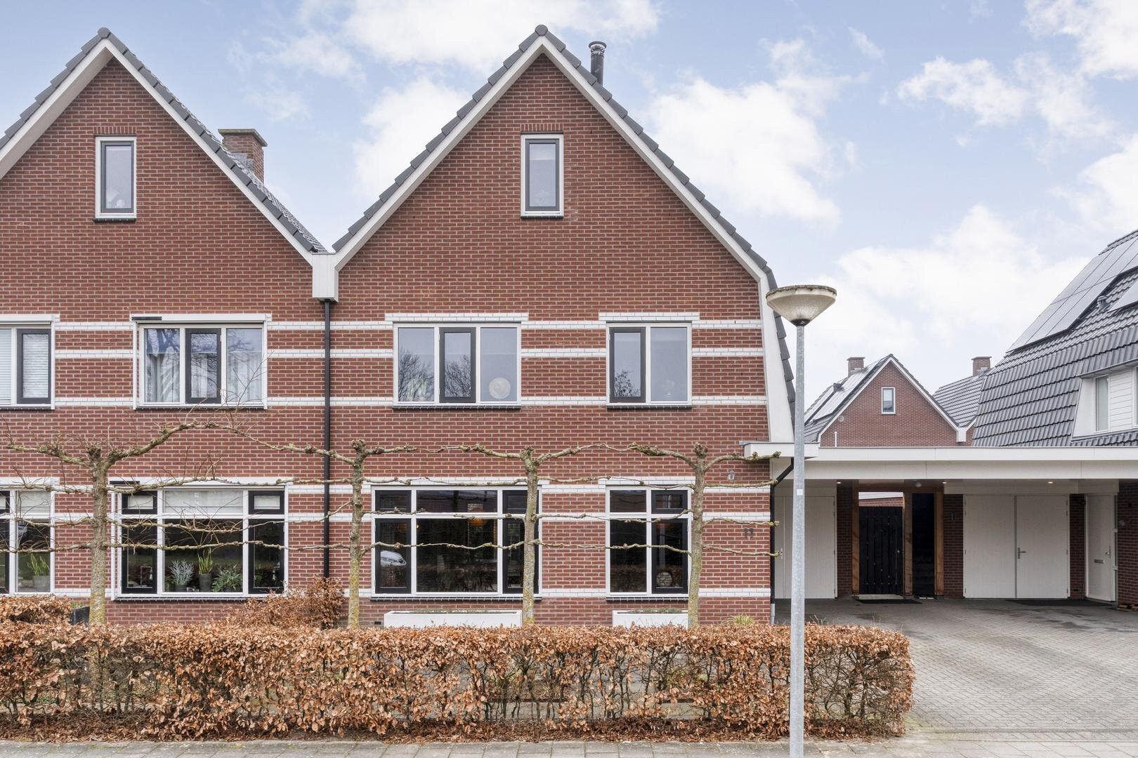 Twee-onder-één-kap te koop: Moesdistel 11, Coevorden