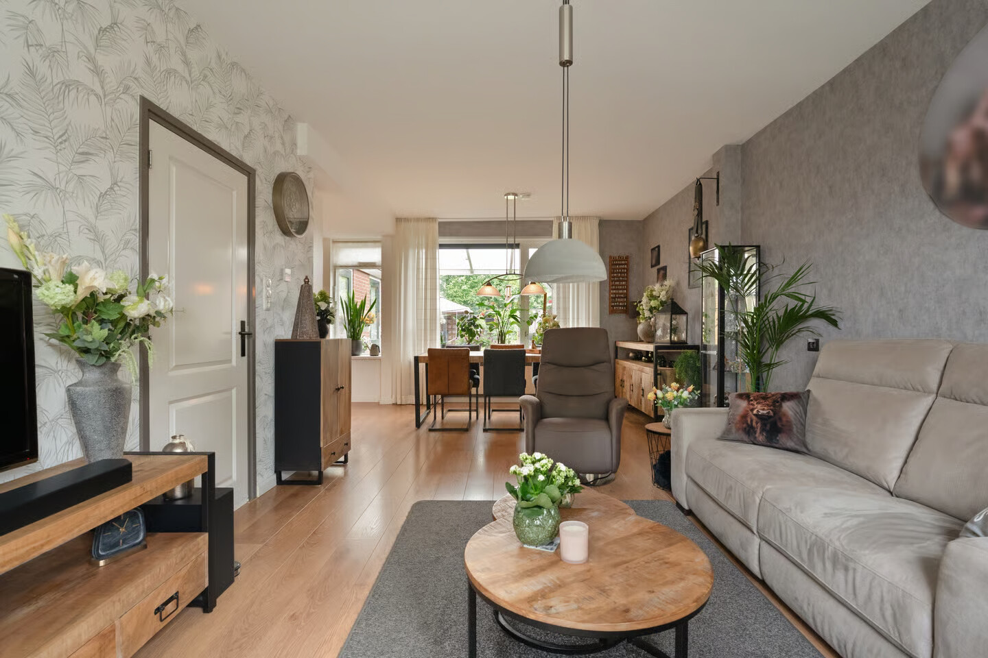 Tussenwoning te koop: Rheezerweg 43, Hardenberg