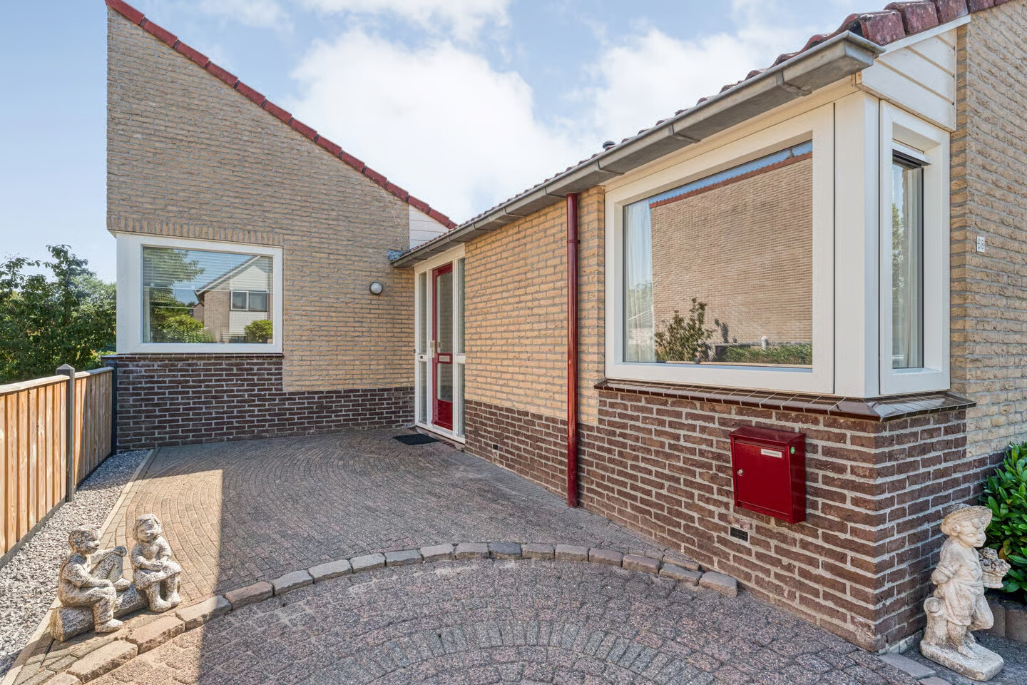 Hoekwoning te koop: Floralaan 68, Hardenberg