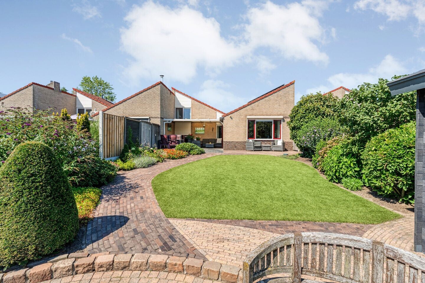 Hoekwoning te koop: Floralaan 68, Hardenberg
