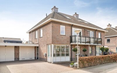 Van Rechterenallee 14