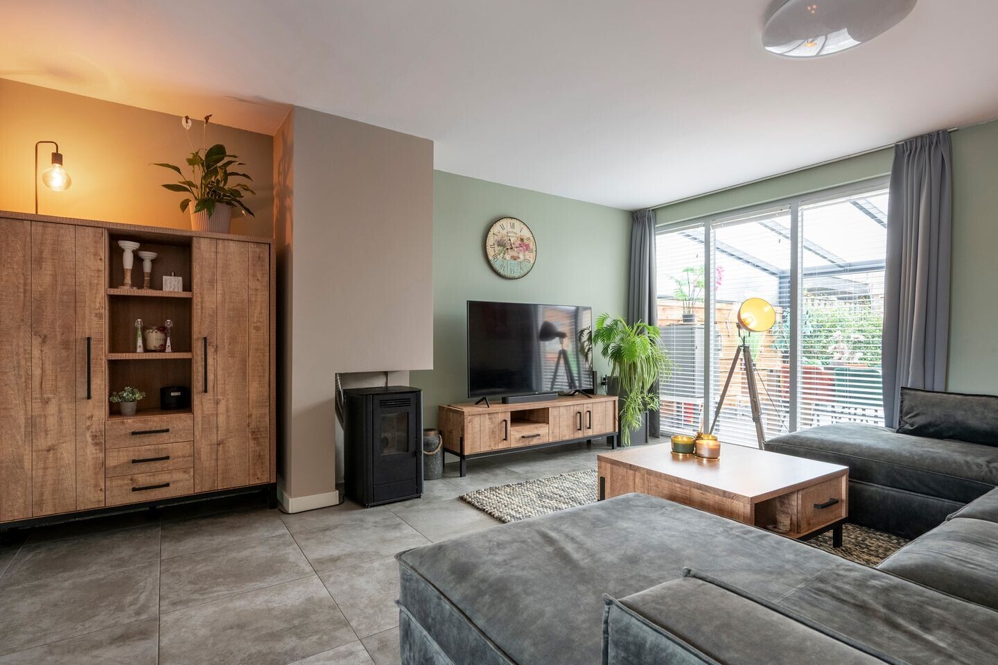 Tussenwoning te koop: Oringerbrink 100, Emmen