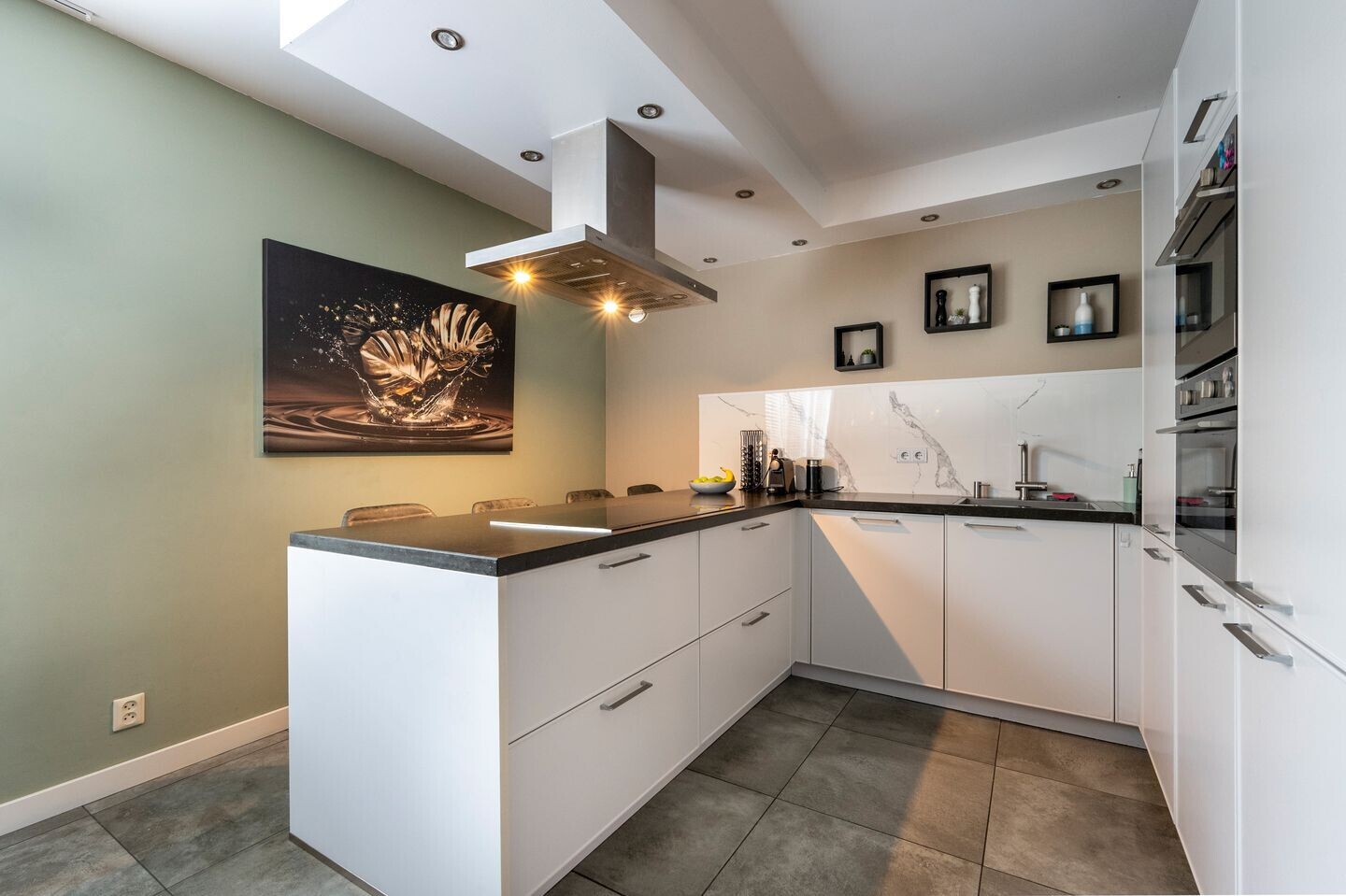 Tussenwoning te koop: Oringerbrink 100, Emmen