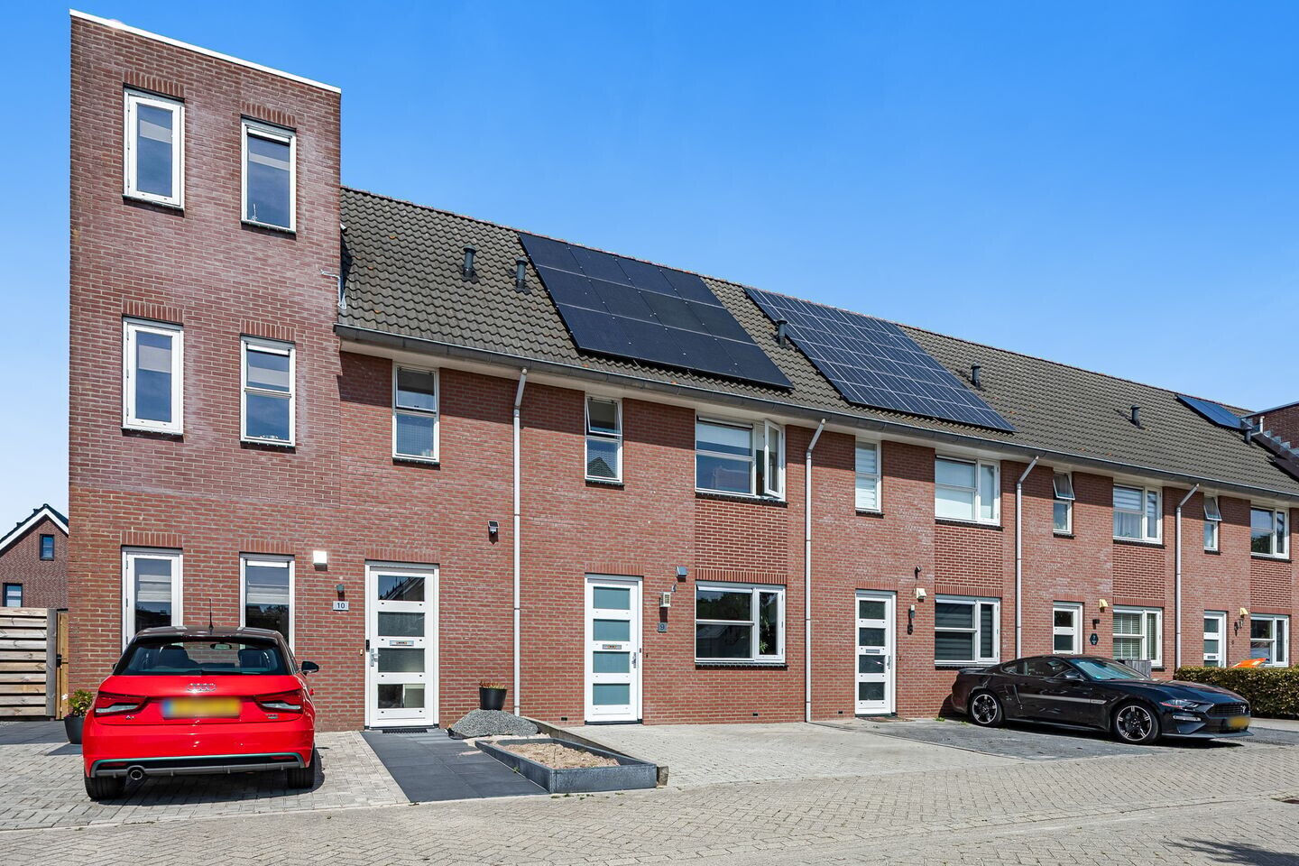Tussenwoning te koop: Wingerdwal 9, Emmen