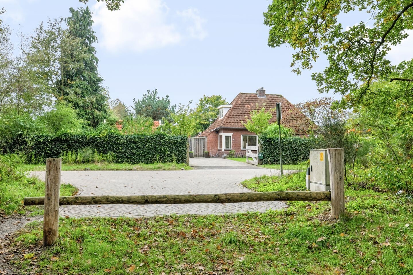 Twee-onder-één-kap te koop: Valtherbospad 29, Emmen