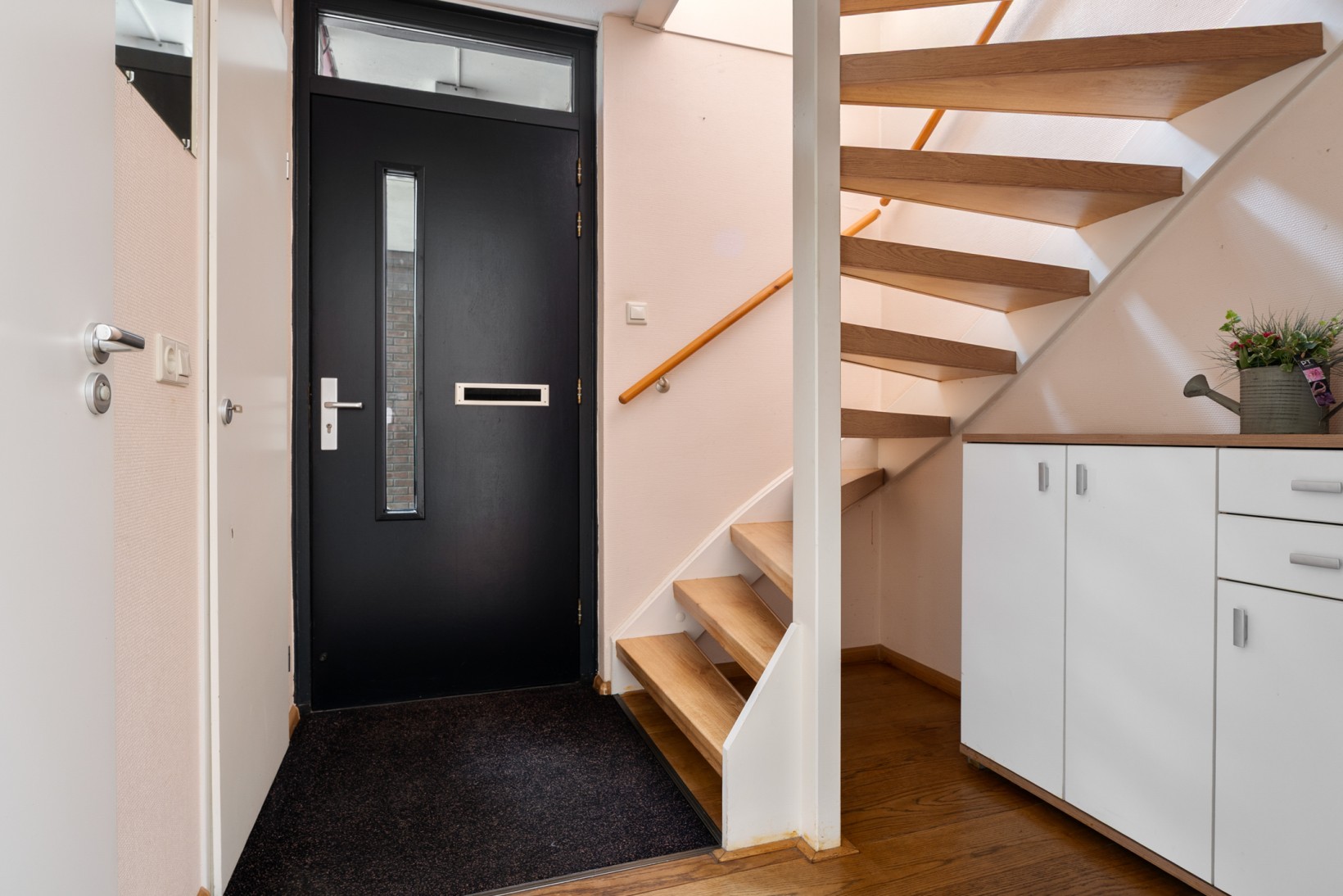 Tussenwoning te koop: Valtherlaan 222, Emmen