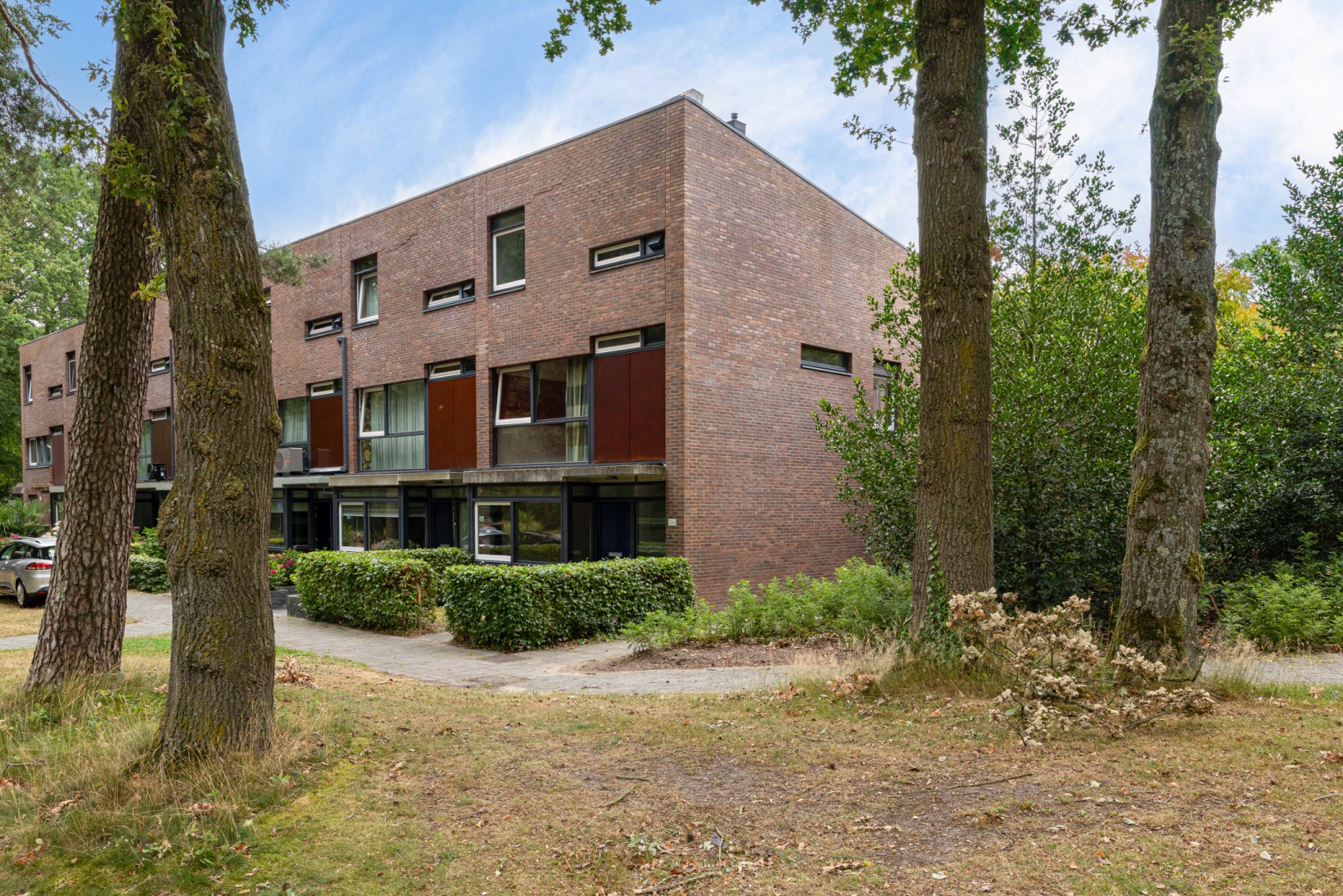 Hoekwoning te koop: Warmeerweg 300, Emmen