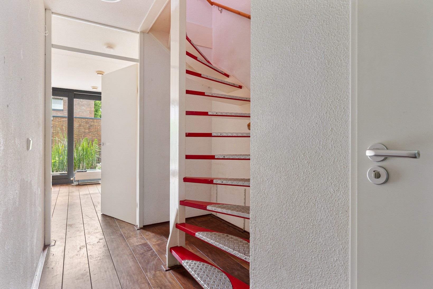 Hoekwoning te koop: Warmeerweg 300, Emmen