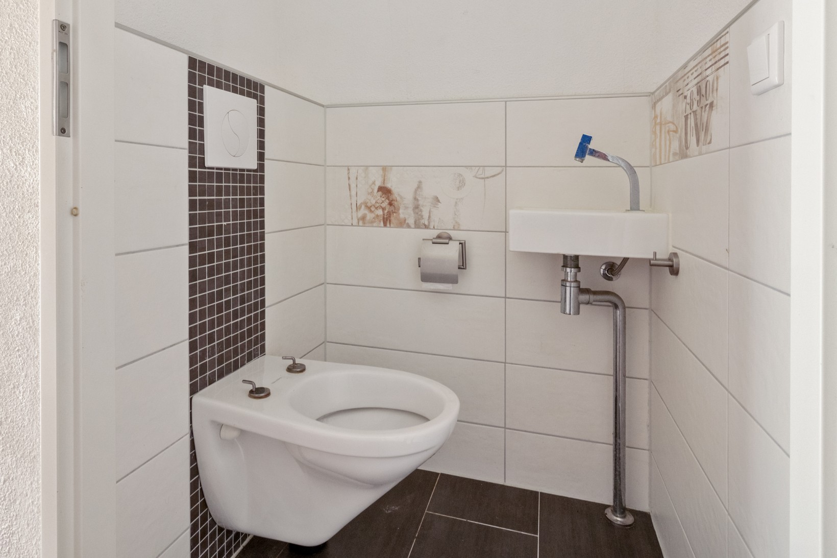Hoekwoning te koop: Warmeerweg 300, Emmen