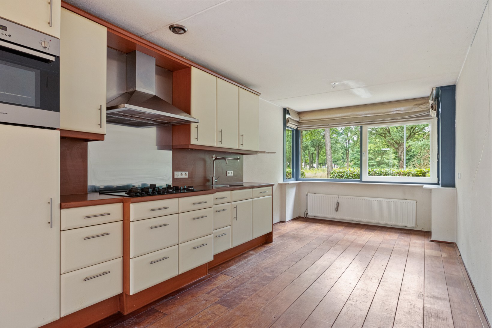 Hoekwoning te koop: Warmeerweg 300, Emmen