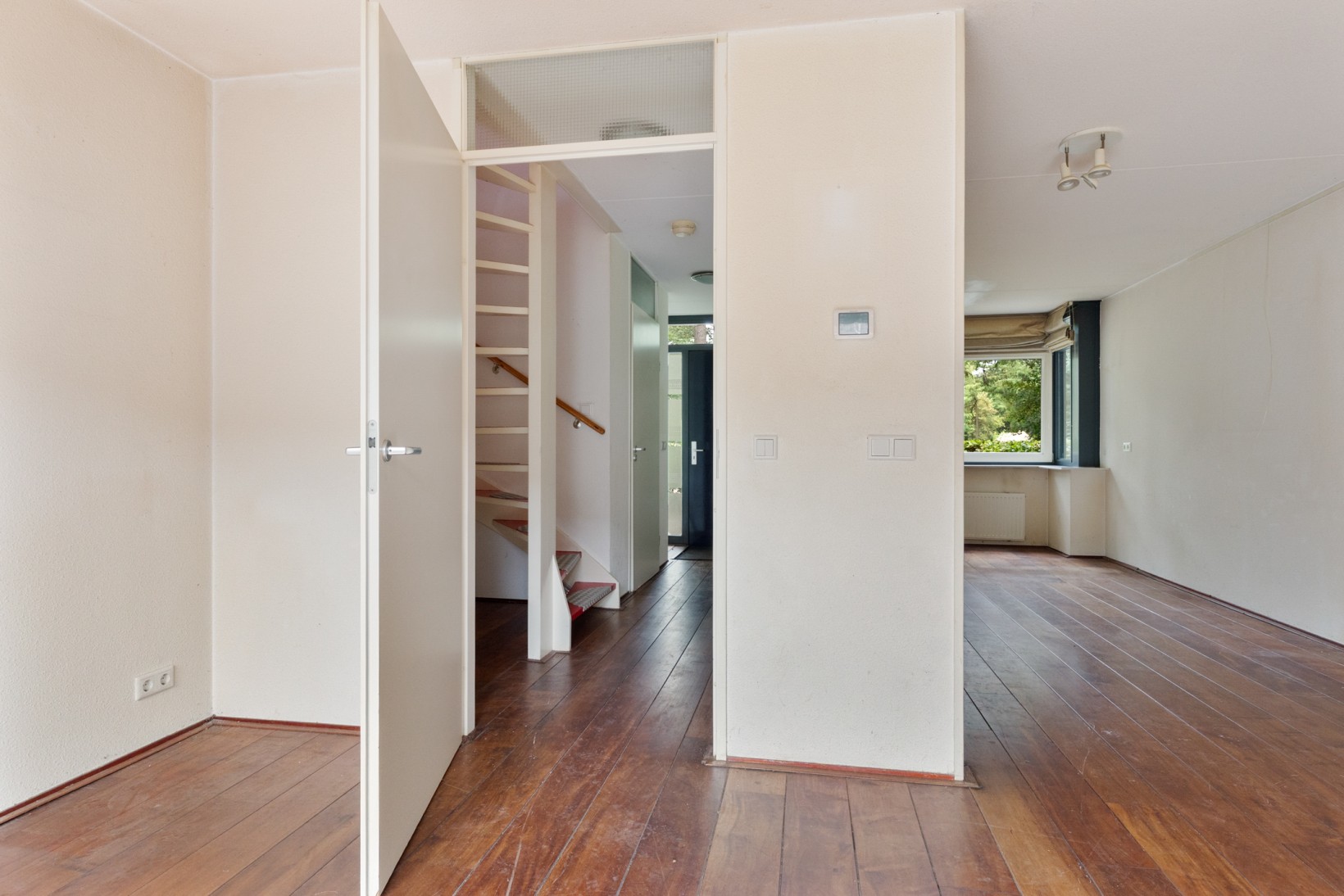 Hoekwoning te koop: Warmeerweg 300, Emmen