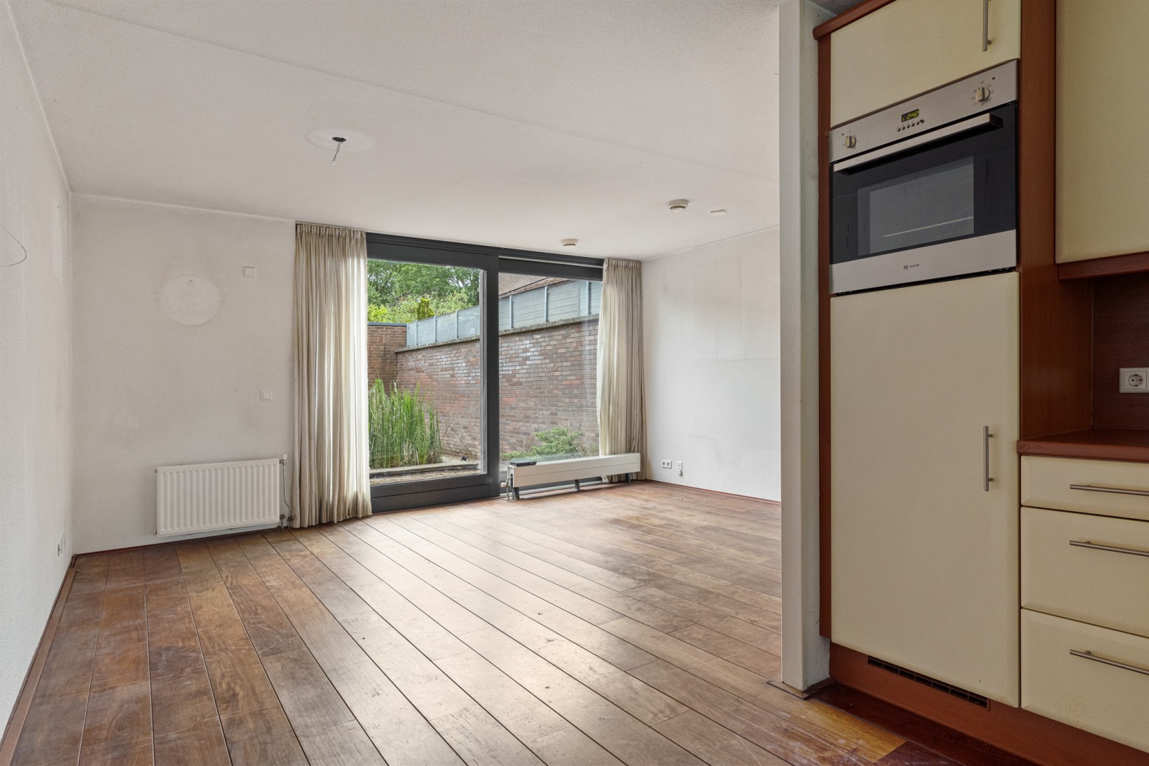 Hoekwoning te koop: Warmeerweg 300, Emmen