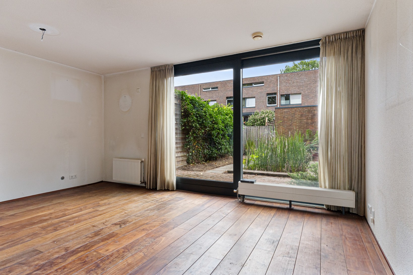 Hoekwoning te koop: Warmeerweg 300, Emmen