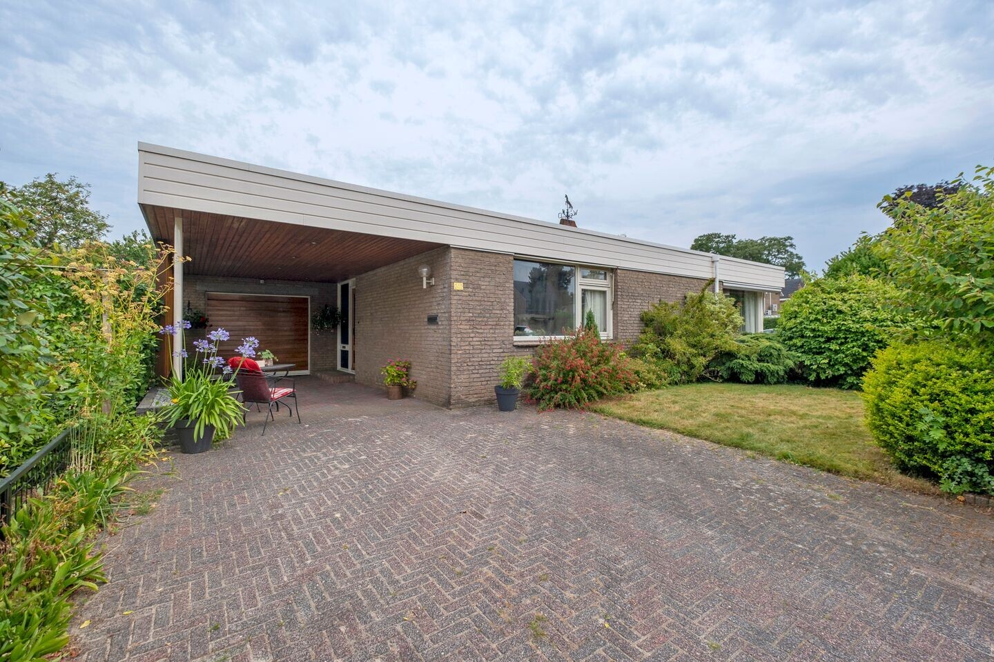 Vrijstaande woning te koop: Laan van het Kwekebos 242, Emmen