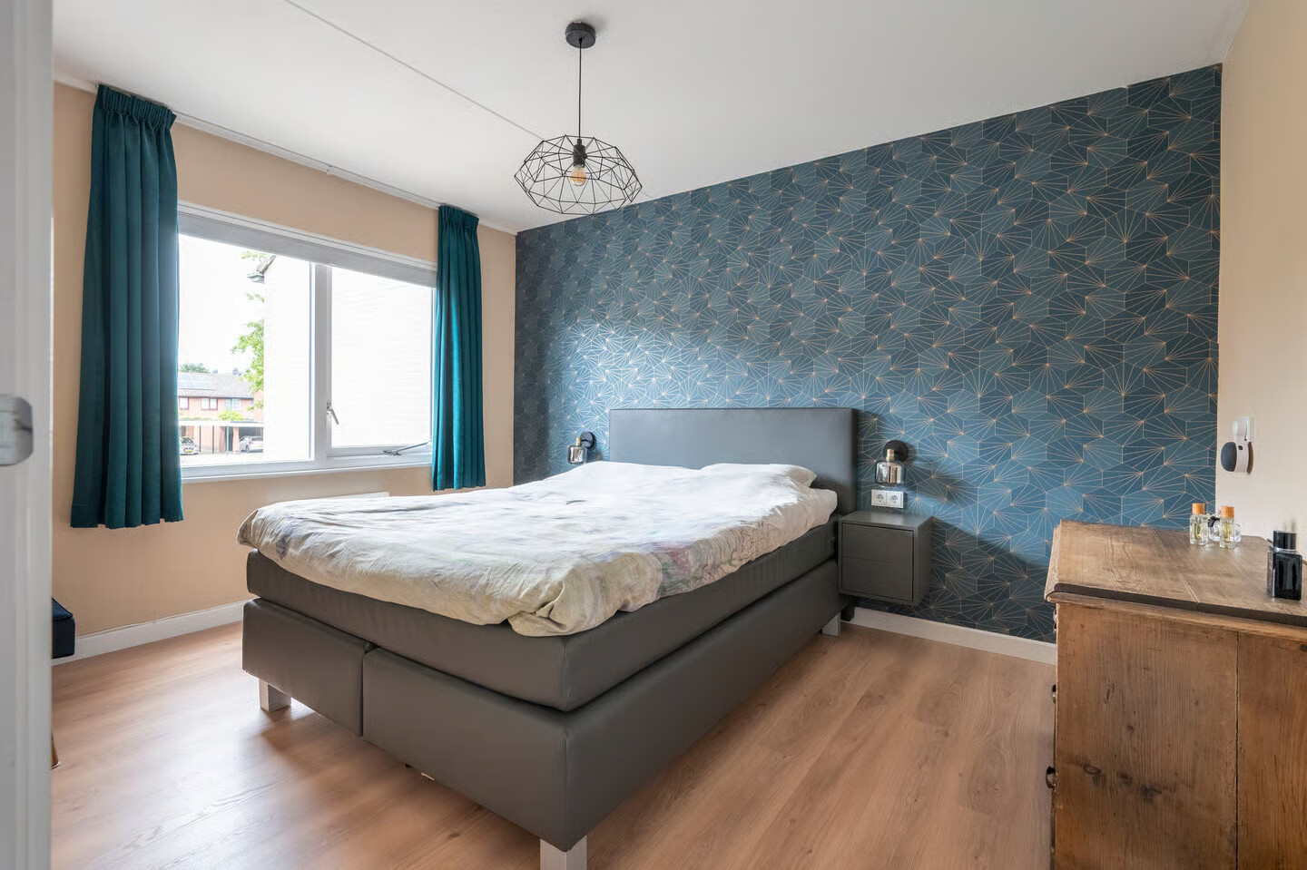 Tussenwoning te koop: Rietmees 85, Emmen