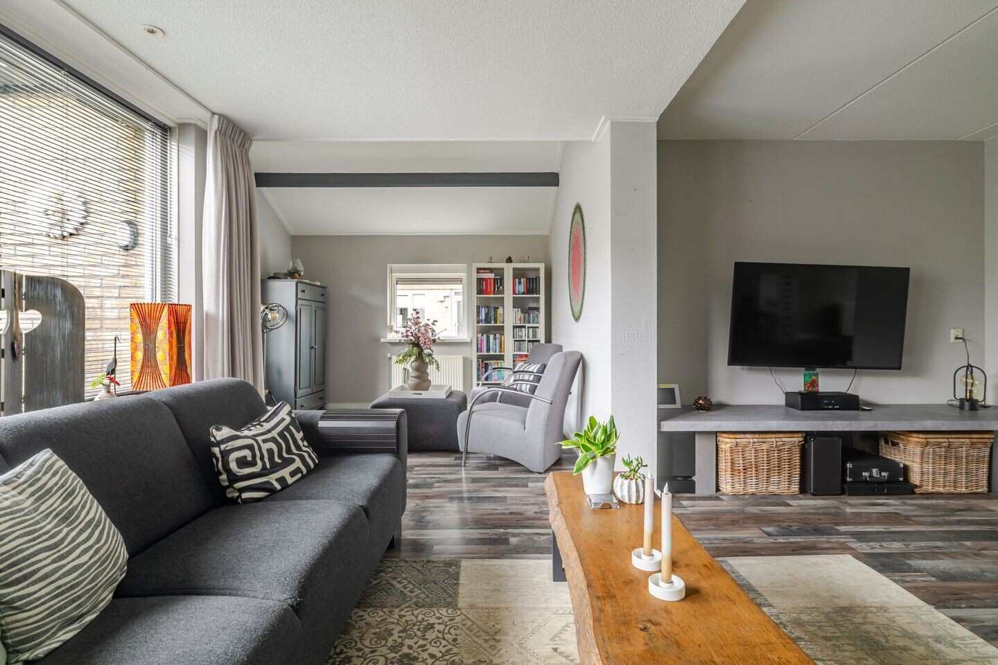 Hoekwoning te koop: Torenvalk 142, Emmen