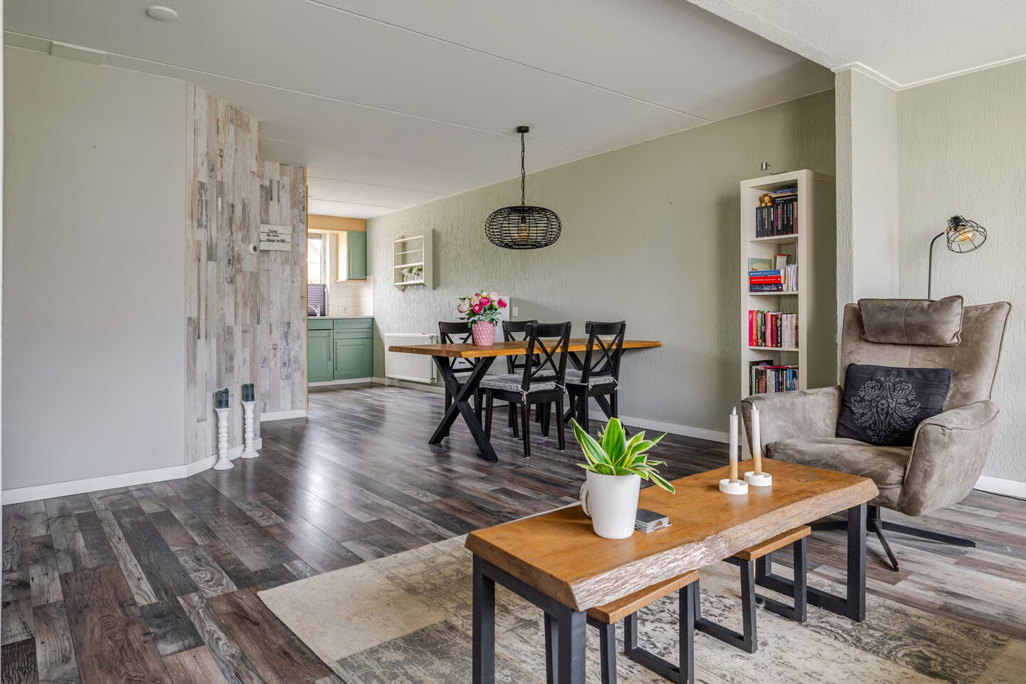 Hoekwoning te koop: Torenvalk 142, Emmen