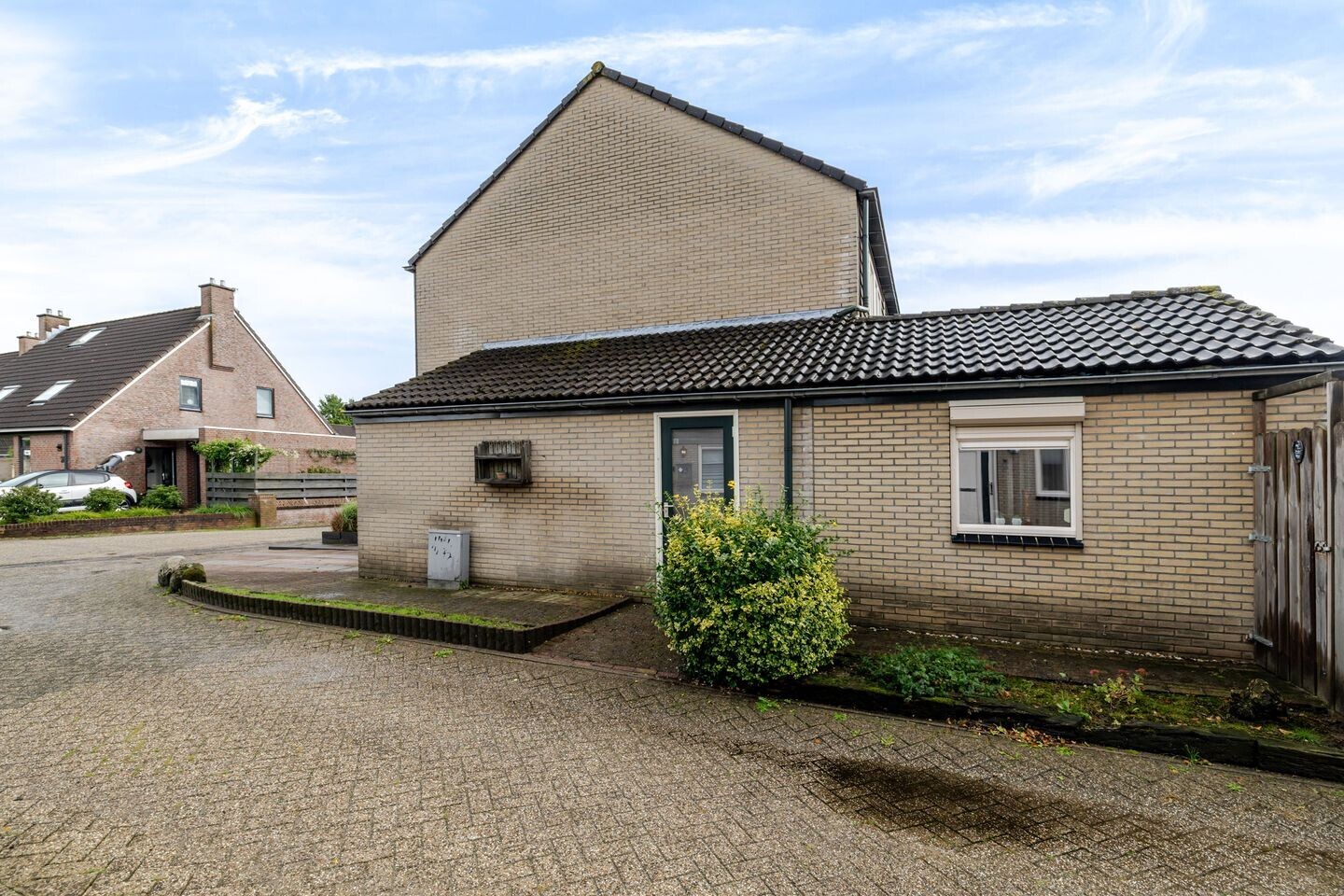 Hoekwoning te koop: Torenvalk 142, Emmen