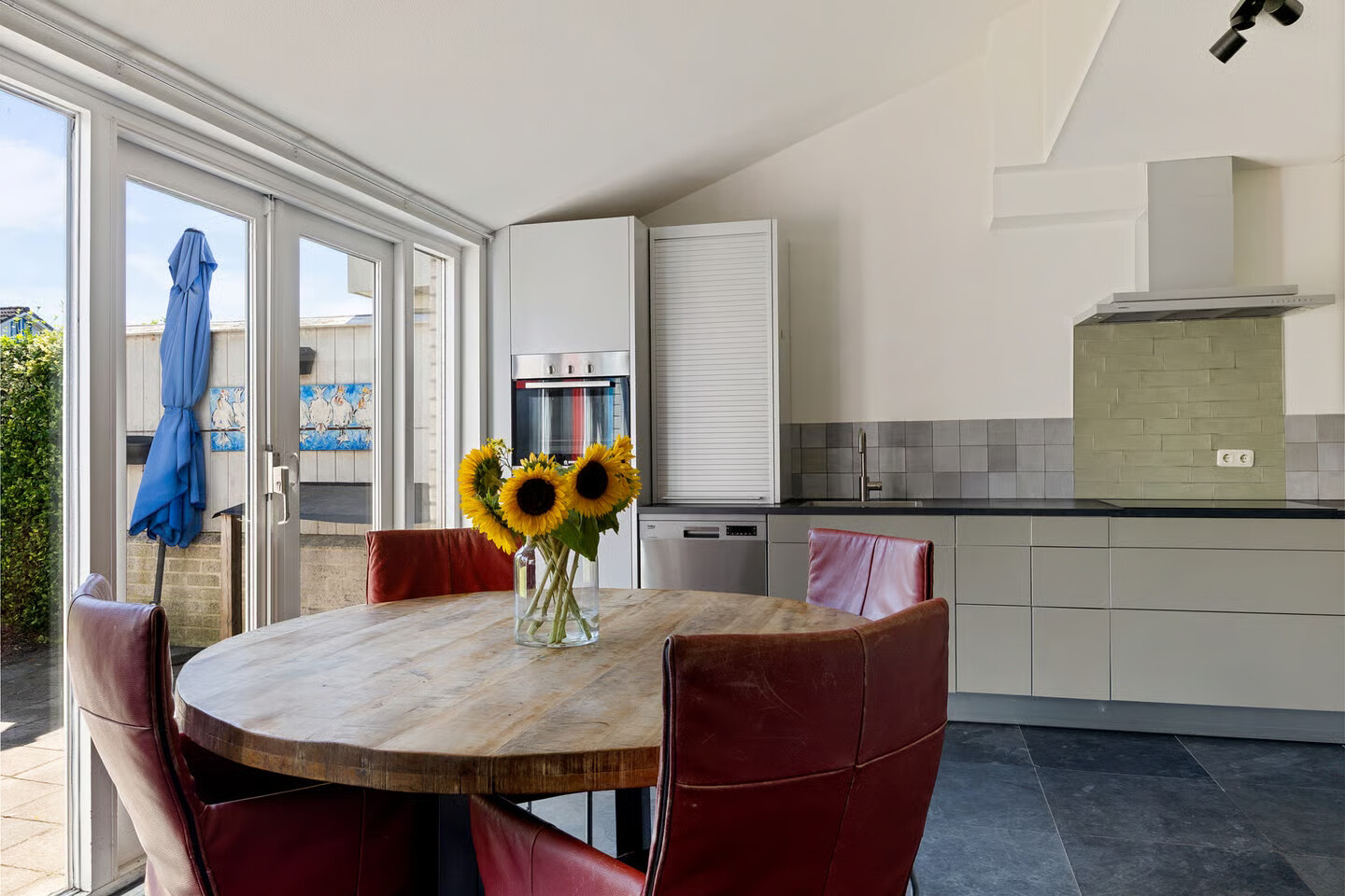 Tussenwoning te koop: Eendenveld 23, Emmen