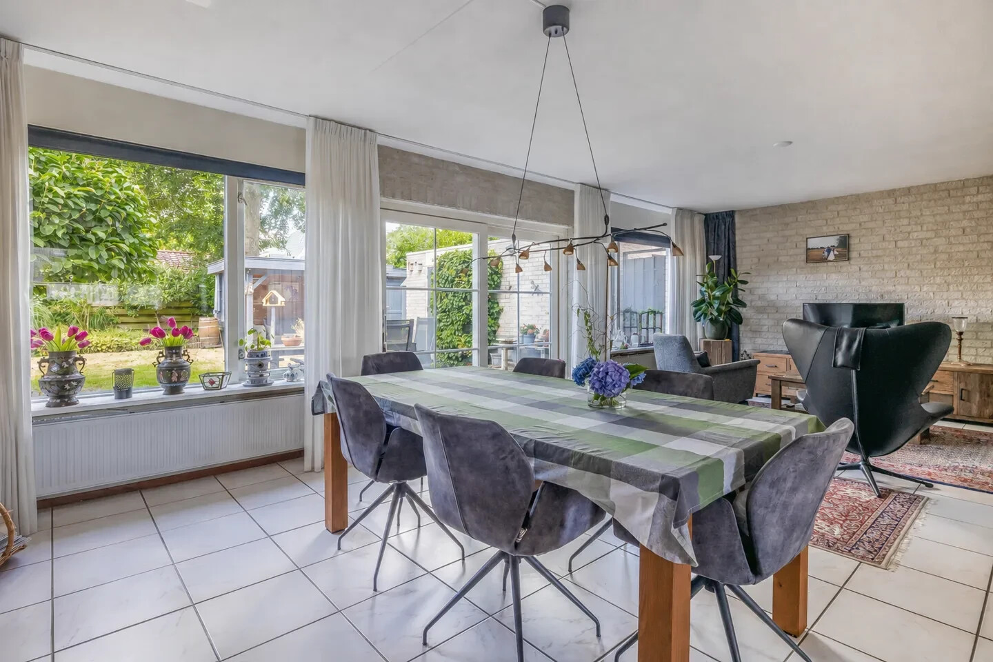 Vrijstaande woning te koop: Duivenveld 9, Emmen