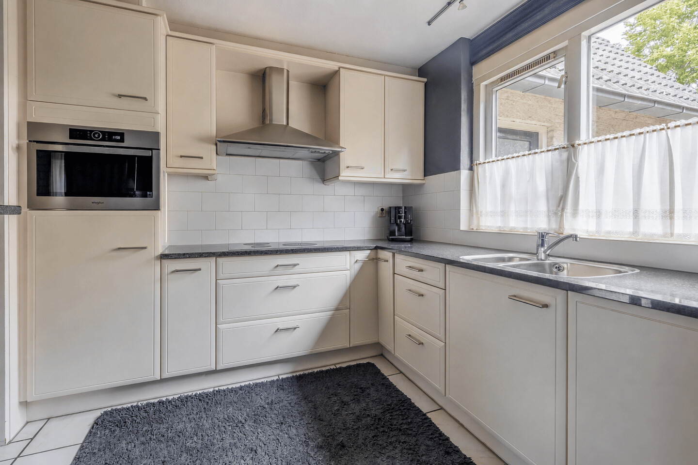 Vrijstaande woning te koop: Duivenveld 9, Emmen