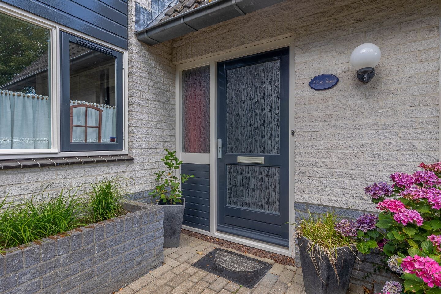 Vrijstaande woning te koop: Duivenveld 9, Emmen